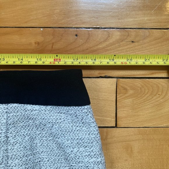 Banana Republic tweed pencil skirt - Picture 6 of 6